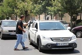 توزیع ۵ هزار کیسه پارچهای میان عزاداران حسینی