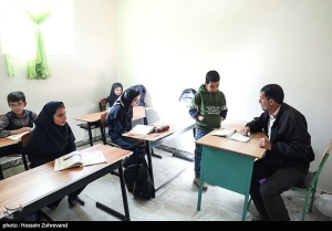 تصویر مطالب درسی با فضای ذهنی و اجتماعی دانش‌آموزان همخوانی ندارد