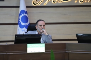 تصویر صندلی مدیریت جای نوکری و خدمت  است نه جای  قیافه گرفتن