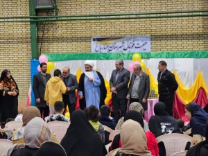 تصویر برگزاری جشن انقلاب و اعیاد شعبانیه برای فرزندان خانواده‌های تحت حمایت امداد امام چهارباغ