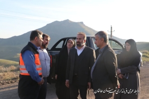 تصویر بازدید فرماندار و رئیس سازمان برنامه و بودجه استان البرز از محور های مواصلاتی آسفاران و پرگه