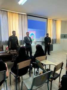 تصویر تقدیر مدیر آموزش و پرورش نظرآباد از دلاورمردان سپاه پاسداران انقلاب اسلامی