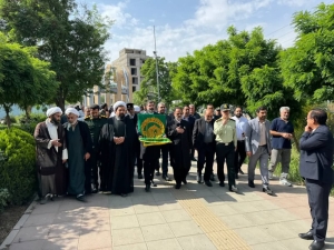 تصویر مراسم استقبال از پرچم گنبد حرم مطهر رضوی و خدام آستان قدس رضوی در چهارباغ