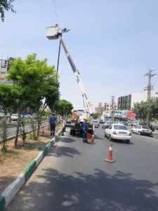 تصویر کارگران مشغول کارند