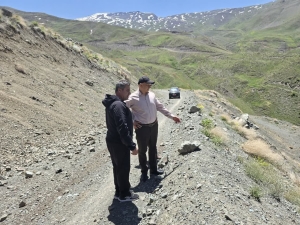 تصویر بازدید بخشدار آسارا از محور شمشک_دیزین