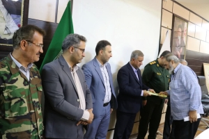 تصویر آیین بزرگداشت  پیشکسوتان و فعالان دفاع مقدس  در  طالقان برگزار شد