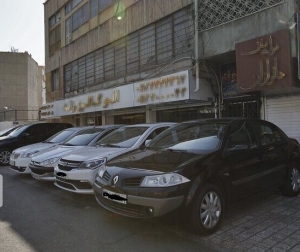 تصویر بازار خودرو درگیر بی‌نظمی سایت‌های فروش