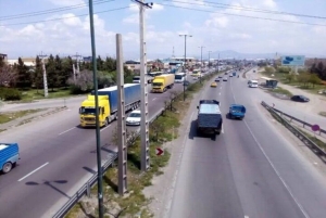 تصویر ممنوعیت تردد خودروهای عمومی در خط سرعت؛ گام مؤثر برای مهار تصادفات البرز