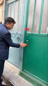 تصویر یک مرکز  دندان‌سازی غیرمجاز در فردیس پلمب شد