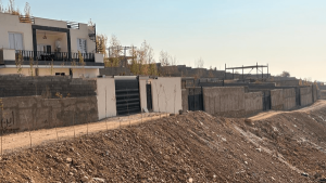 تصویر مسیر رودخانه فشند بستر ساخت و ساز در حریم رودخانه شد