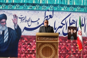 تصویر تلاوت استاد مهدی فلاح نژاد نماز عید سعید فطر در شهرجدید مهستان -البرز