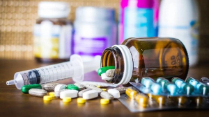 تصویر بخش عمده صنایع دارویی البرز به چرخه تولید بازگشت