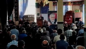 تصویر تلاوت استاد مهدی فلاح نژاد مراسم یادبودرئیس هیئت حضرت ابوالفضل(ع) روستای خور ساوجبلاغ