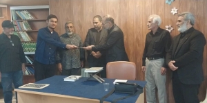 تصویر «عصر شعر حسینی» در کتابخانه عمومی الهادی هشتگرد برگزار شد