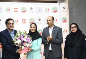 تصویر تجلیل سرپرست اداره کل ورزش و جوانان البرز از سرمربی تیم ملی ووشو بانوان