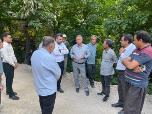 تصویر حضور میدانی فرماندار طالقان در روستای پرگه و پیگیری مطالبات عمرانی اهالی
