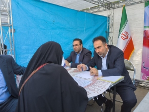تصویر برپایی میز خدمت آموزش و پرورش استان البرز در مصلی امام خمینی (ره) کرج