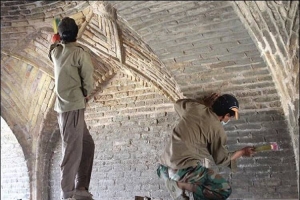 تصویر نسل قدیم مرمت بناهای تاریخی معلم نسل جدید می‌شوند