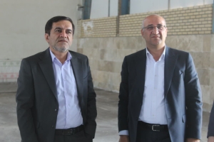تصویر برنامه‌ریزی برای تجهیز سالن ورزشی ۱۲۰۰ نفری و فعال‌سازی کامل استخر سرپوشیده شهدا اشتهارد