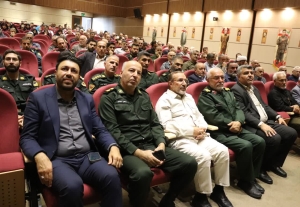 تصویر مراسم تقدیر از رزمندگان، ایثارگران، خانواده معزز شهدا و فعالان عرصه فرهنگی در ساوجبلاغ
