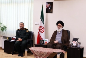 تصویر انتظامی تا پای جان پشتیبان ولایت فقیه است
